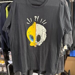 Black Keys Tweety Bird/Skull black graphic men’s L short sleeve tee